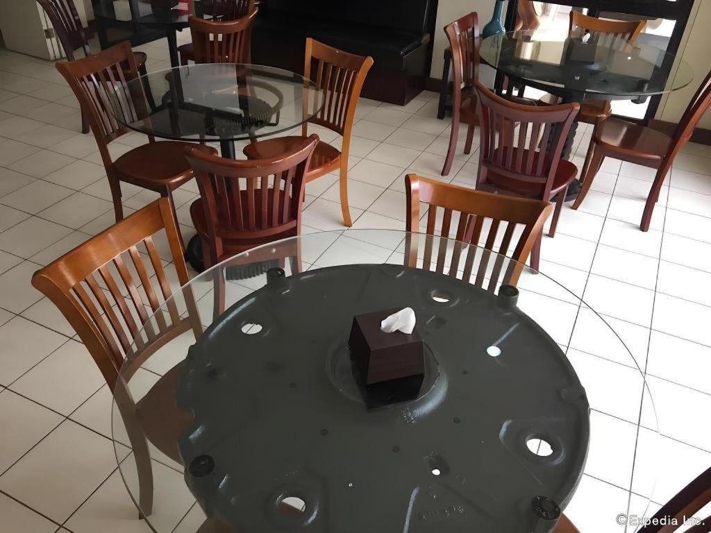 El Haciendero Private Hotel Iloilo City Eksteriør billede