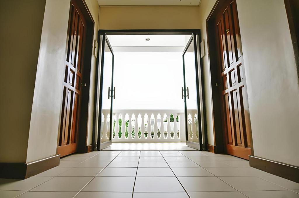 El Haciendero Private Hotel Iloilo City Eksteriør billede