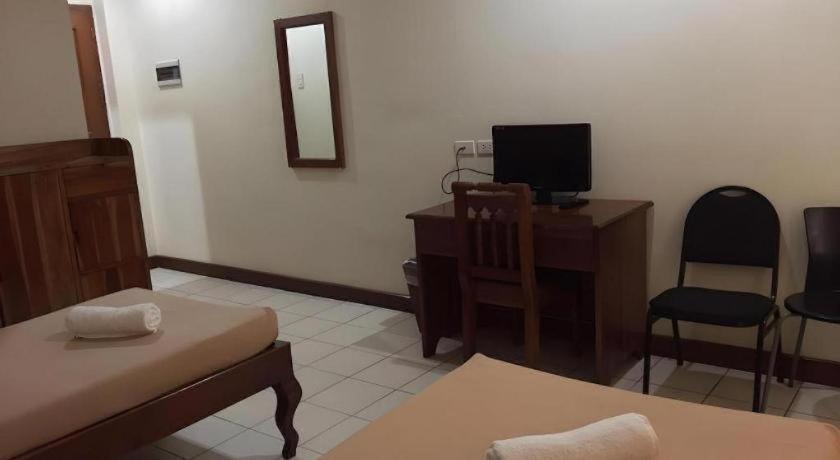 El Haciendero Private Hotel Iloilo City Eksteriør billede